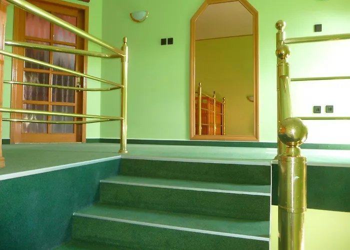 Koroes Hotel *